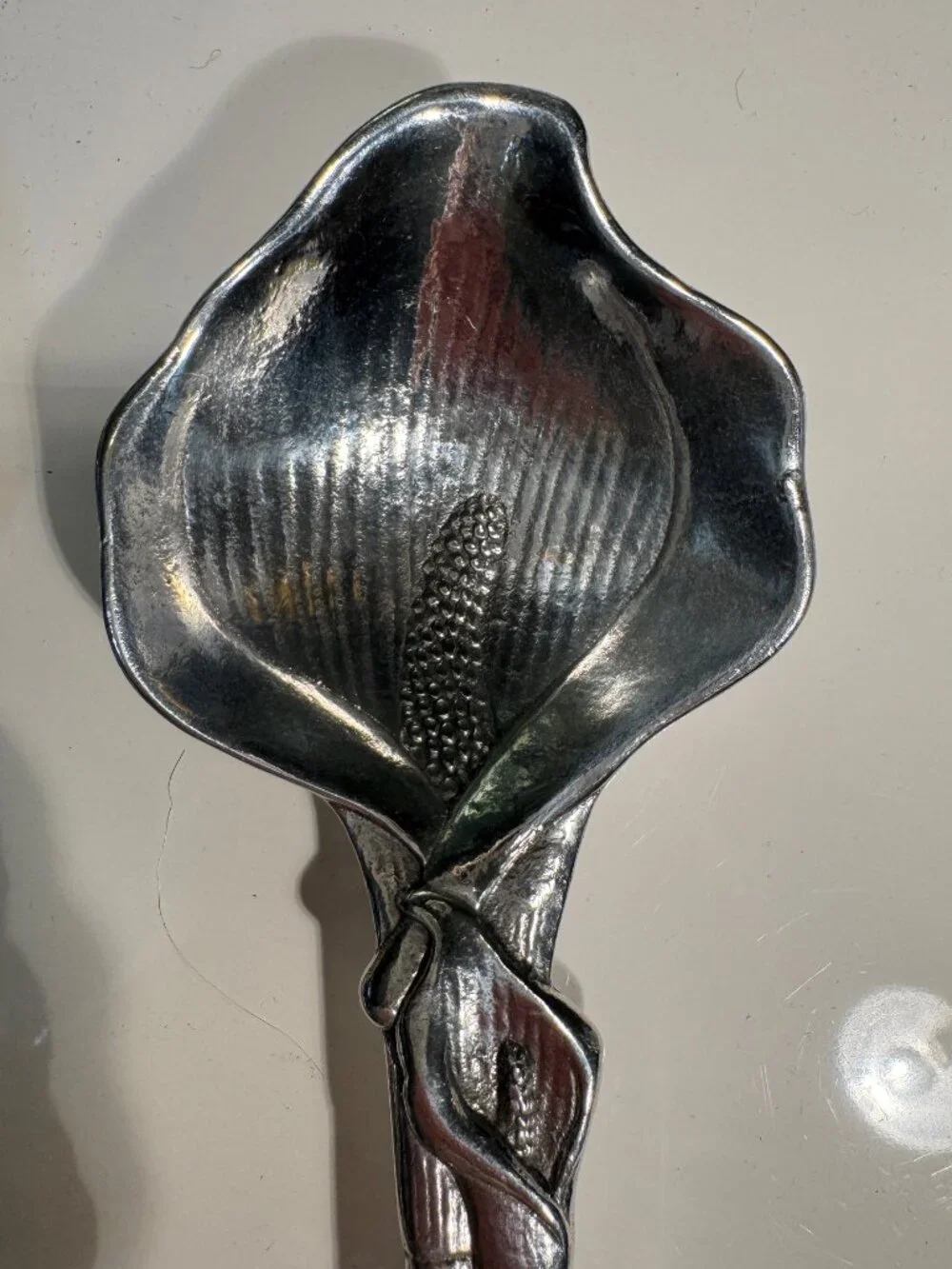Arthur Court Salad Server - Tulip
